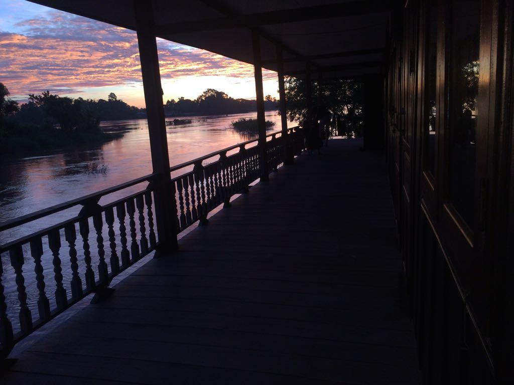 Riverside Bungalow Hotel Ban Dondét Exterior foto
