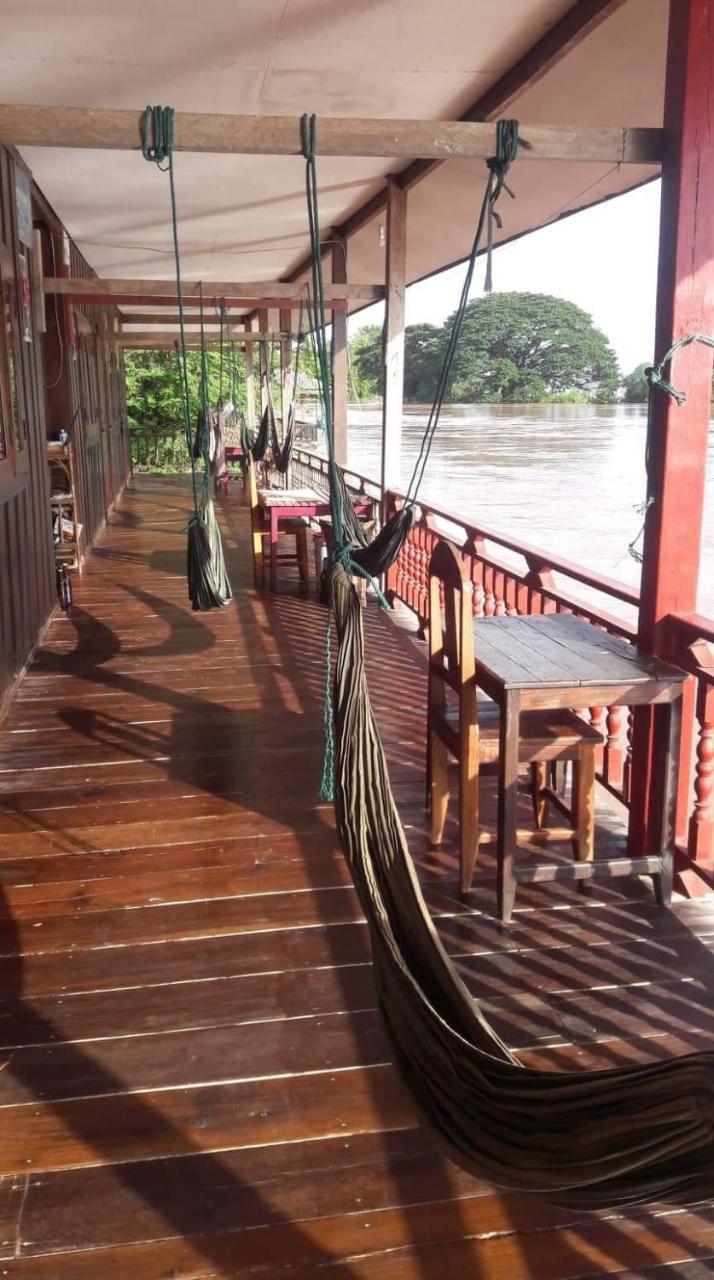 Riverside Bungalow Hotel Ban Dondét Exterior foto